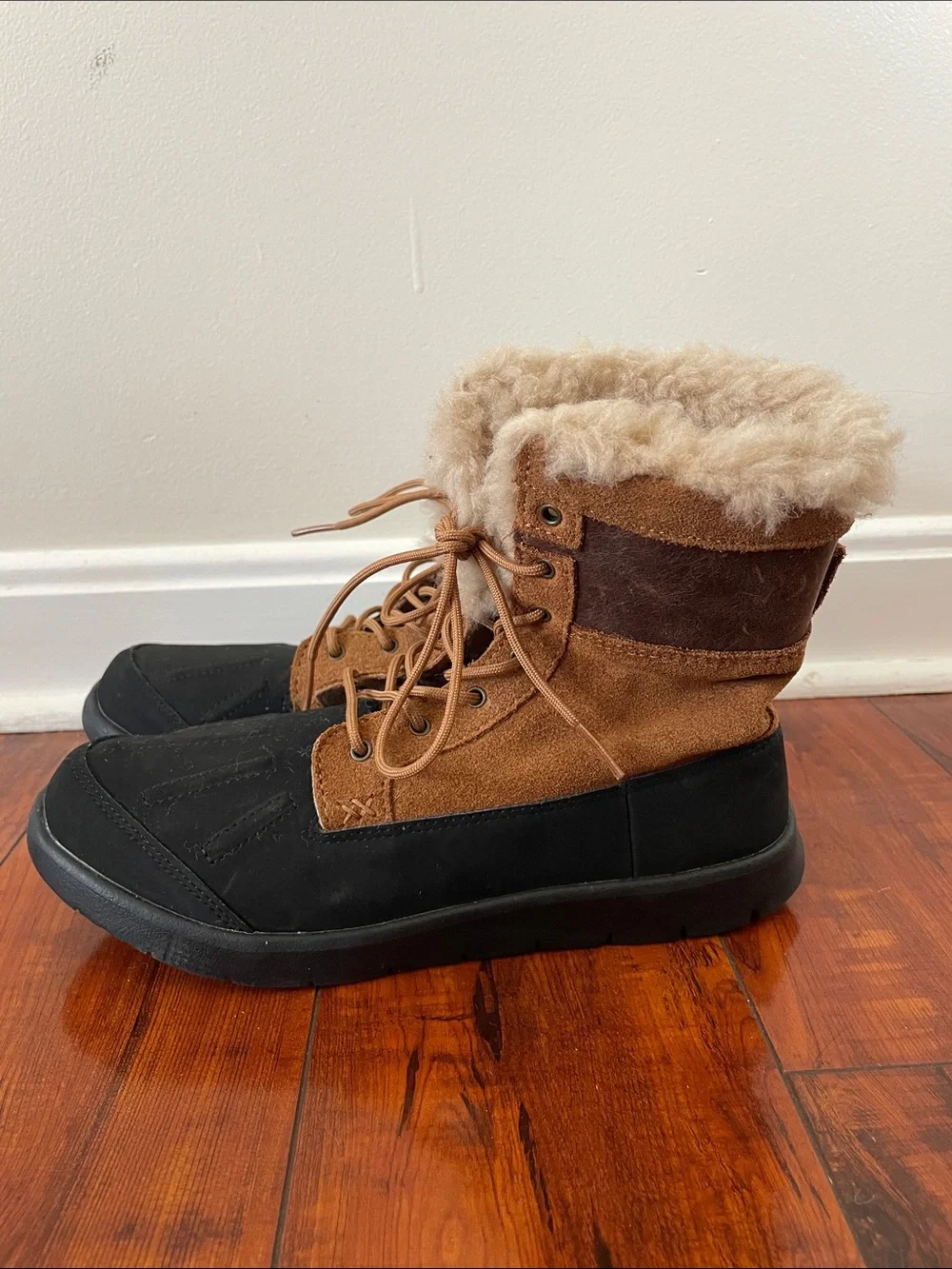 UGG Baxter Brown Lace Up Winter Boots